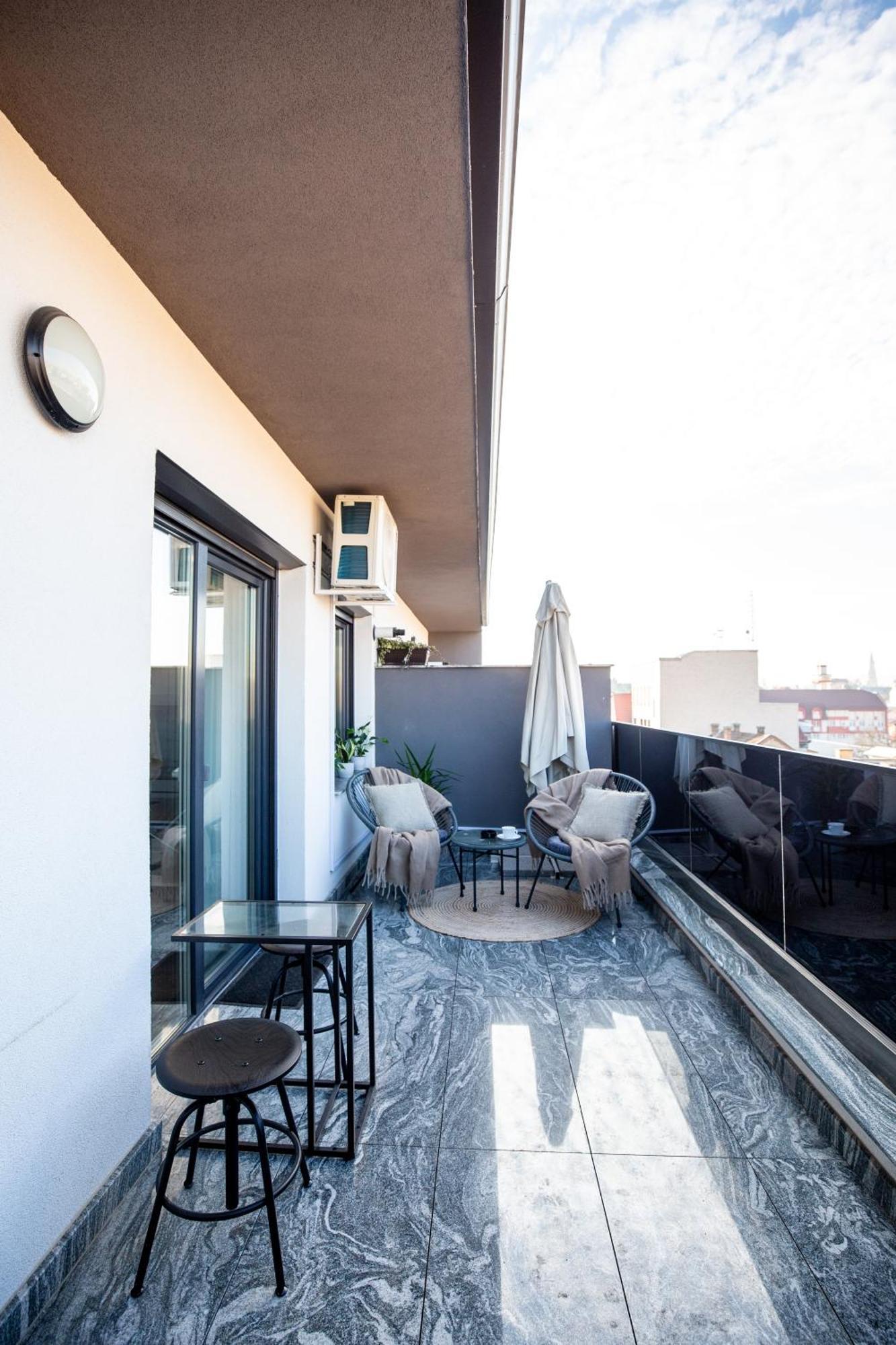 Unique City View Apartment Balcony & Parking Space Cluj Napoca Bagian luar foto